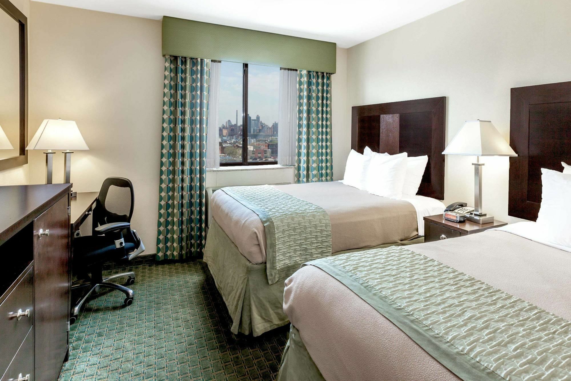 Royal Hotel 2*