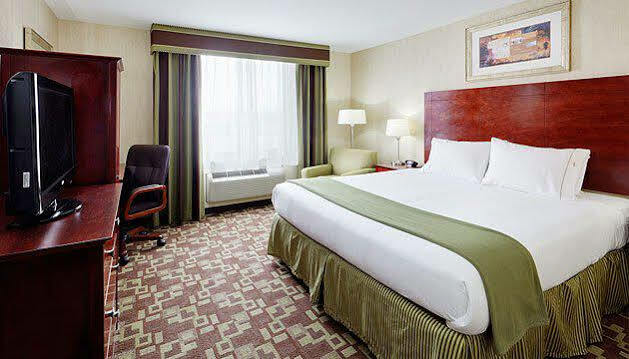Holiday Express Staten Island West Hotel New York