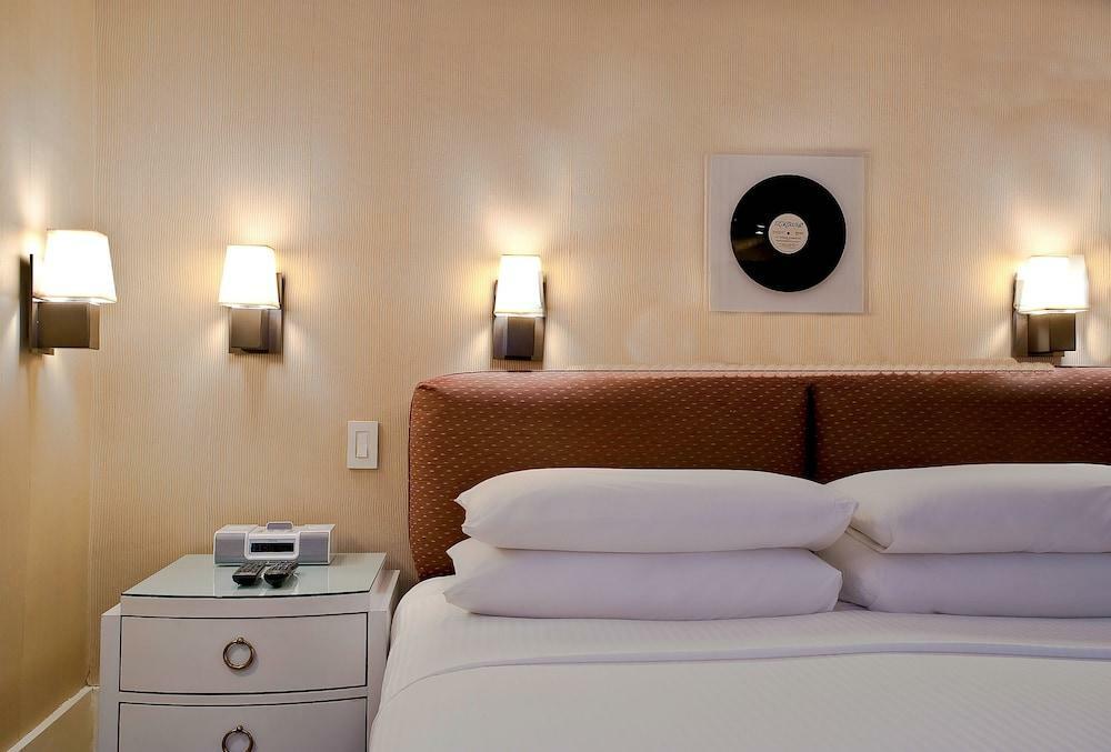 Club Hotel