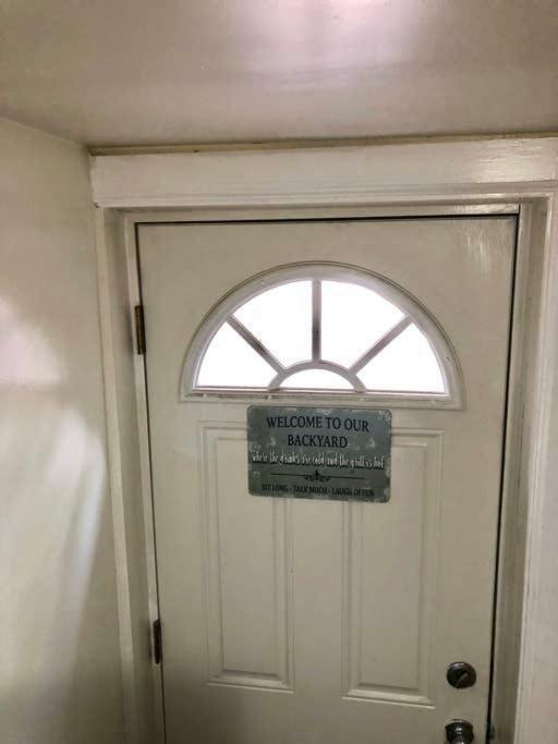 Elegant 2 Bedroom W Modern Amenities *