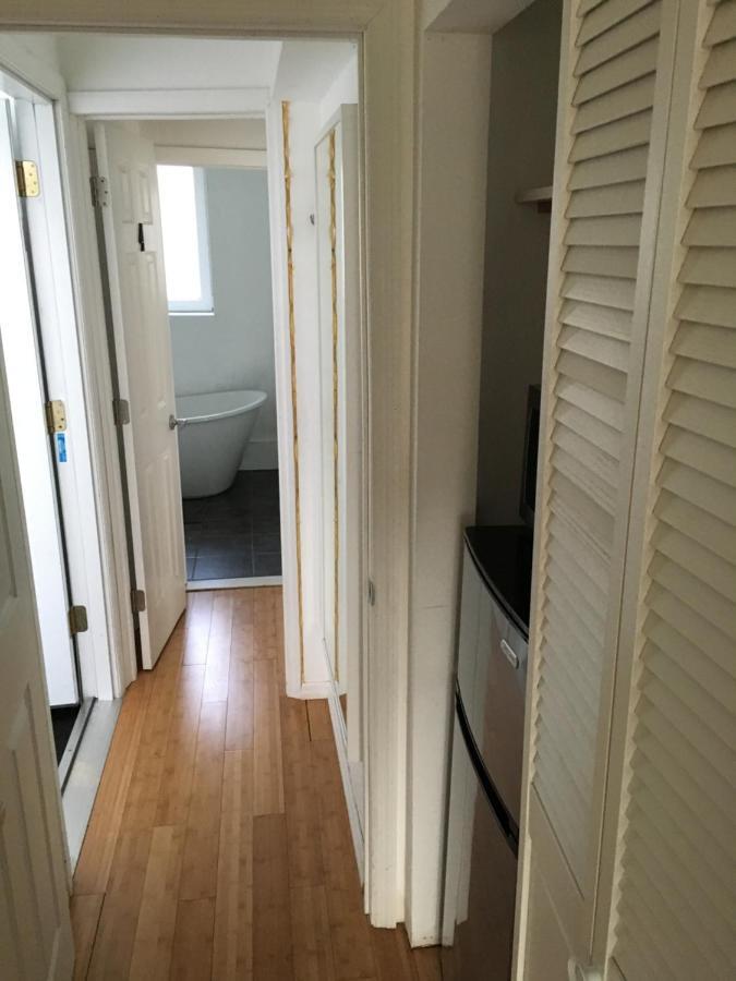 Manhattan Beach Apartment *