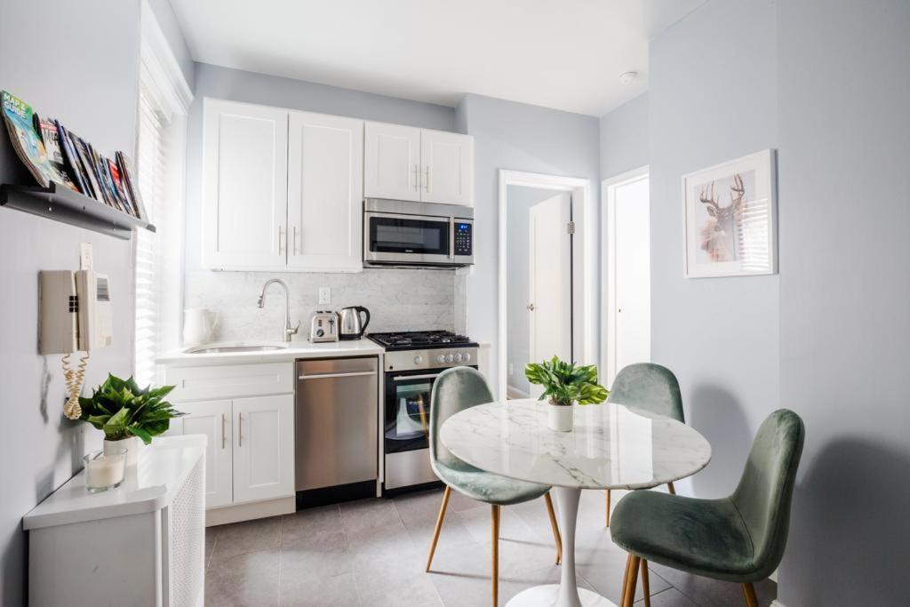 Amazing 2 Bedroom/3bed Full Time Square/broadway/central Park * New York
