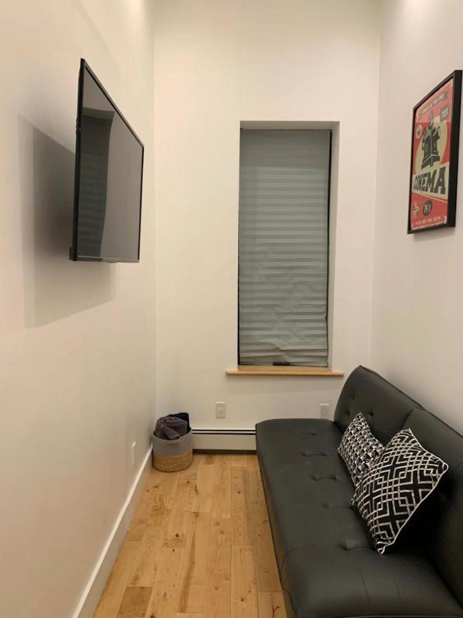 Newly Renovated Duplex 2 Apartment *
