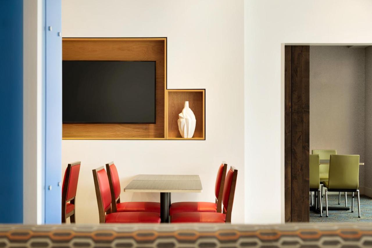 Express Brooklyn - Kings Hwy, An Ihg Hotel 3*