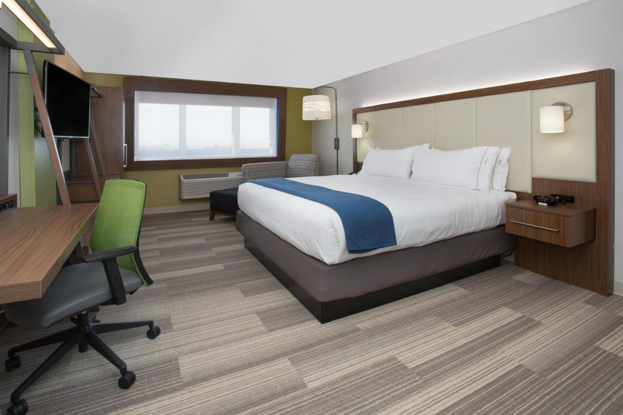 Express Brooklyn - Kings Hwy, An Ihg