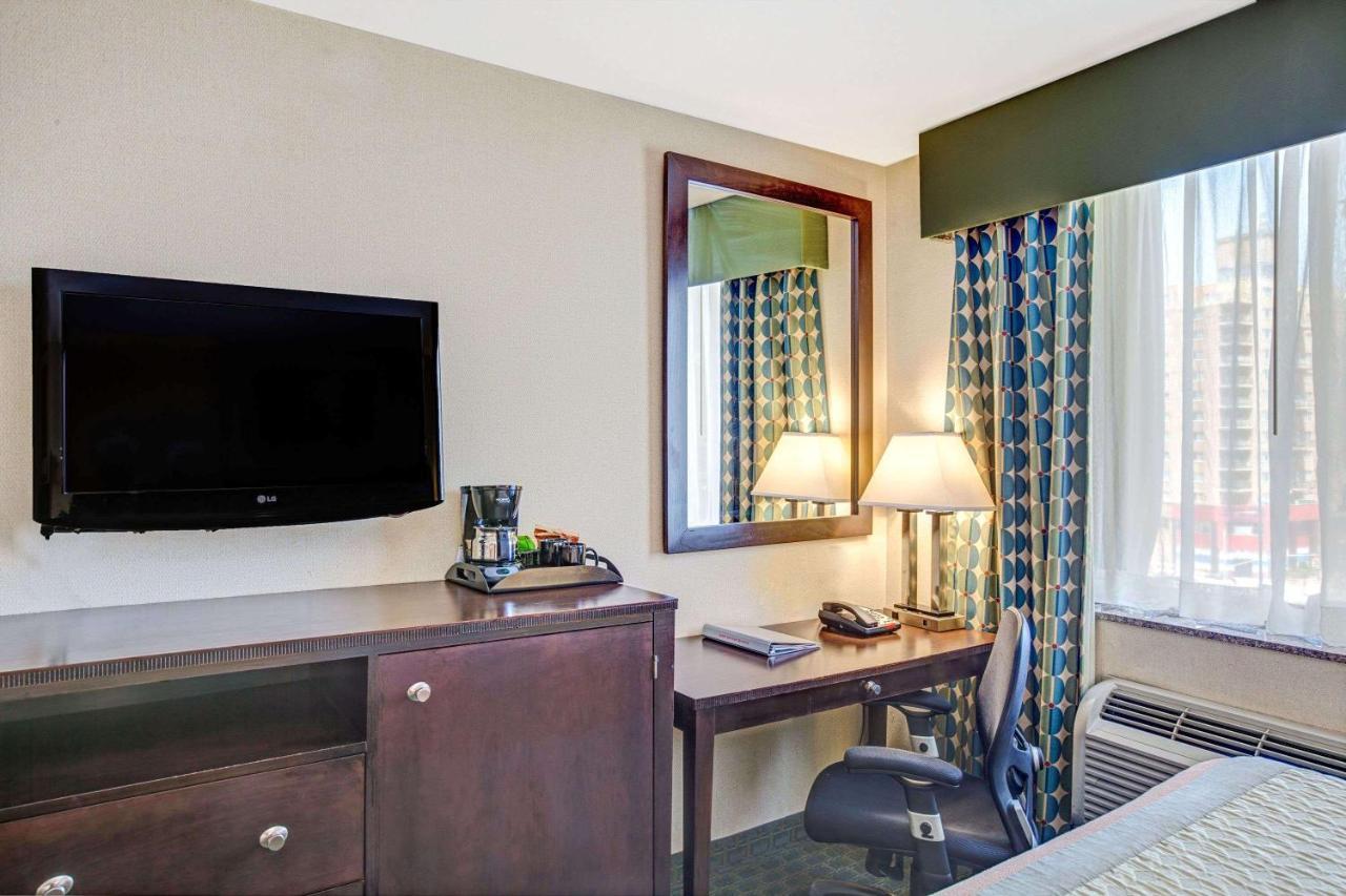 Hotel Hillcrest Near Jfk Airtrain