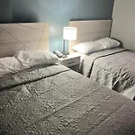 Deluxe Inn & Suites - Long Island City Nyc