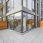 Global Luxury Suites At The Arches