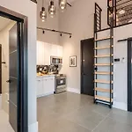Brooklyn Bay Lofts - Modern Chic Rentals With Rooftop Terrace