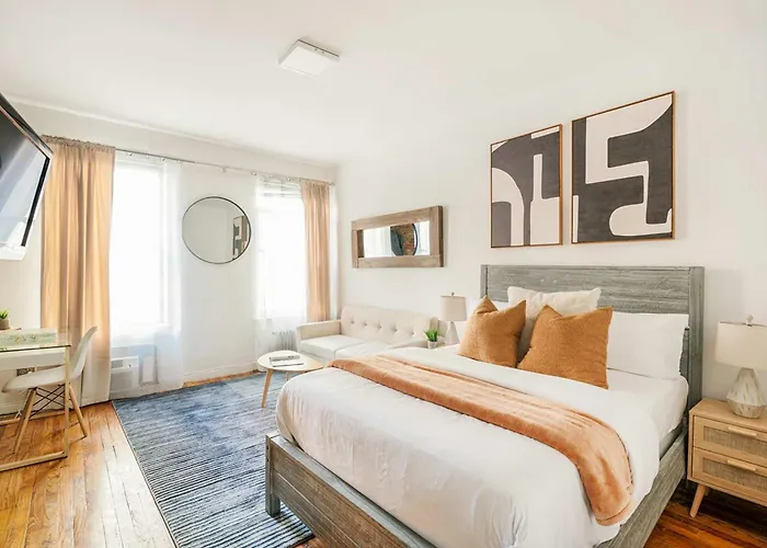26-3A Studio Gramercy W&D Outdoor Courtyard