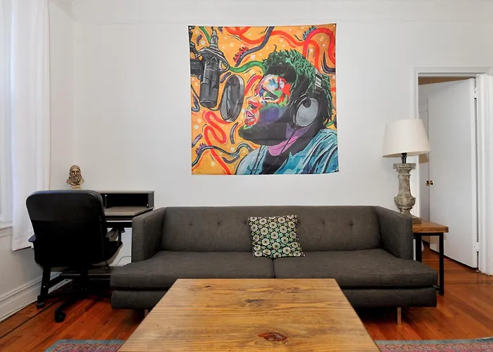 Midtown West Furnished 3 Bedroom Apartment