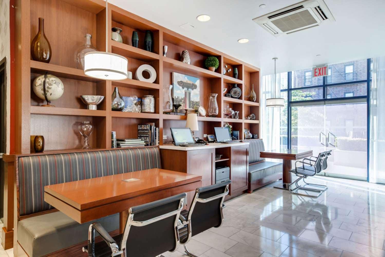 Vista Lic Hotel, Premier Collection By Western New York