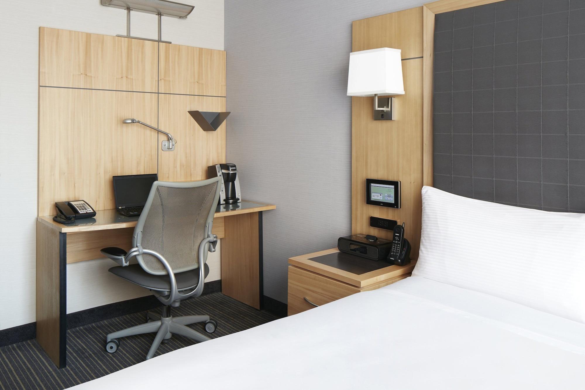 World Center 4*