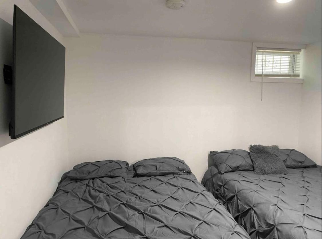 Apartment 145 St Queens Near Jfk, Lga, & Citi Field, Free Parking In The Backyard 646-667-6696 *
