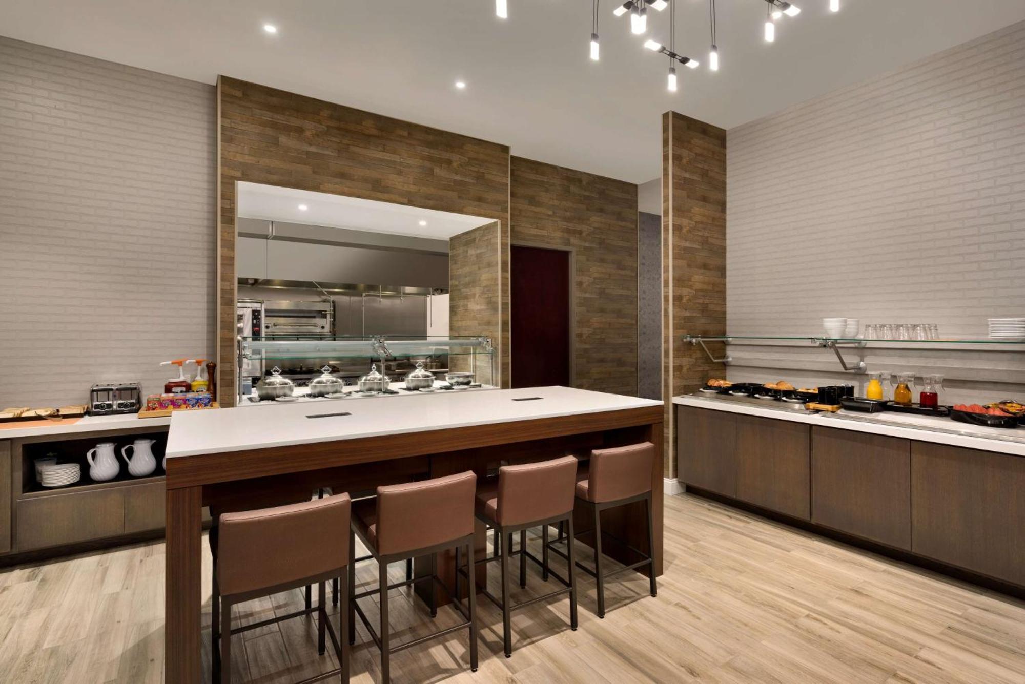 Hotel Hilton Garden Times Square South 3*
