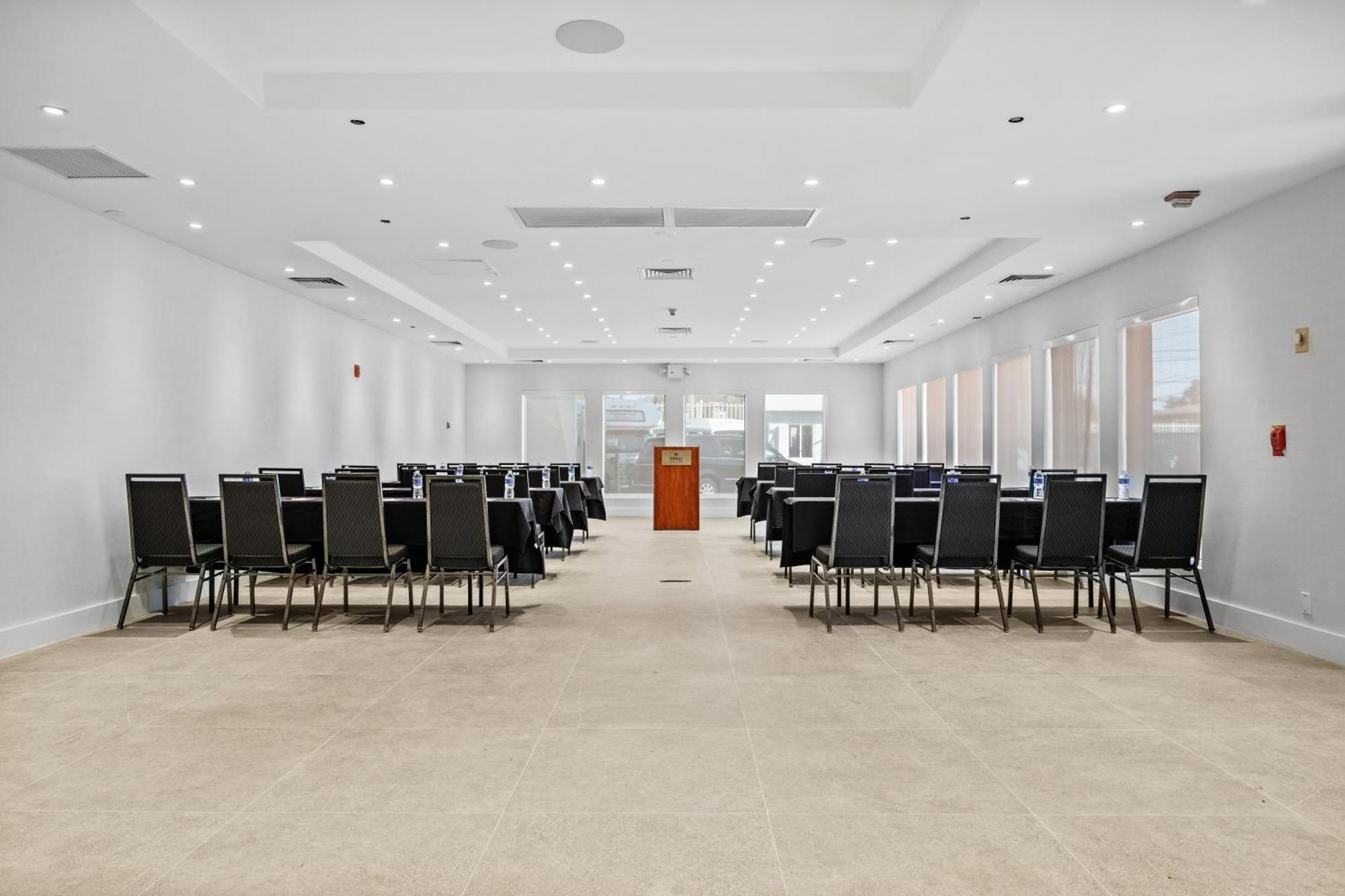 Radisson Jfk Airport 3*