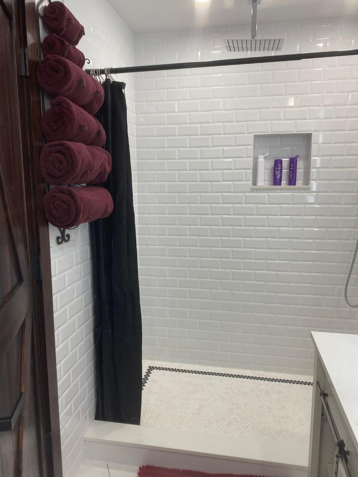Apartment Cozy Bedroom With Bath And Separate Entrance