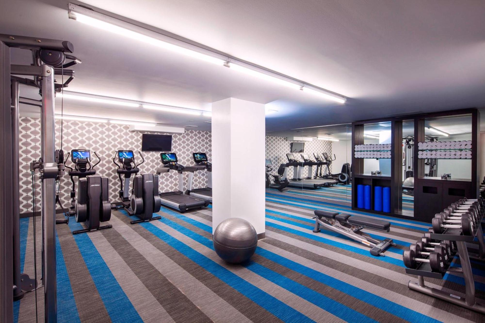 Aloft Long Island City-Manhattan View 4*