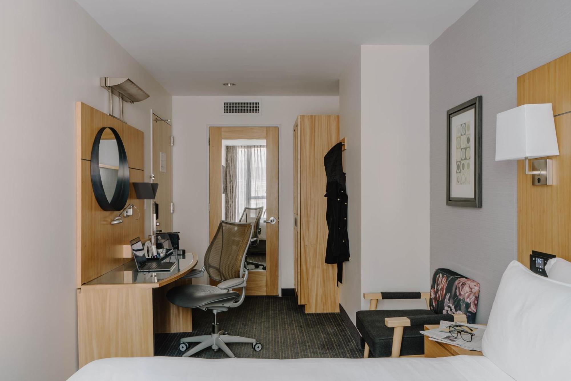 Hotel World Center 4*