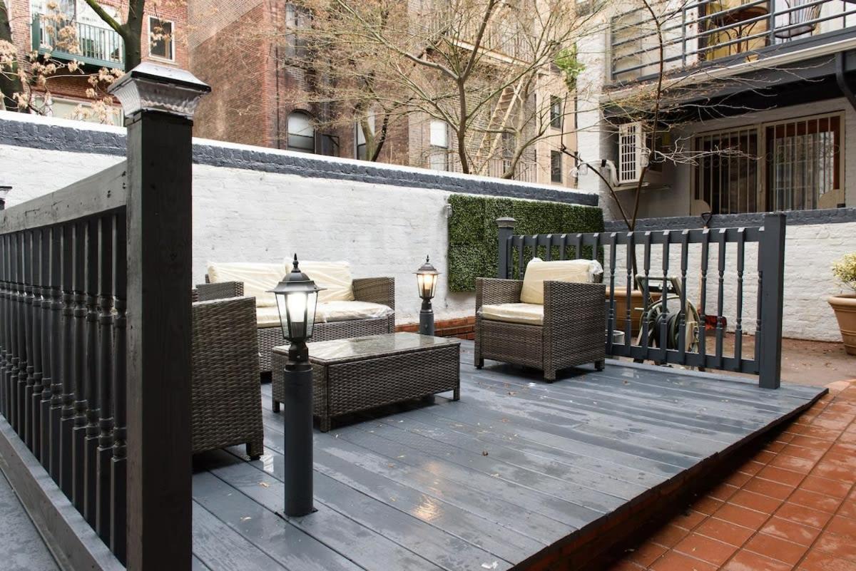 26-3a Gramercy W&d Outdoor Courtyard New York