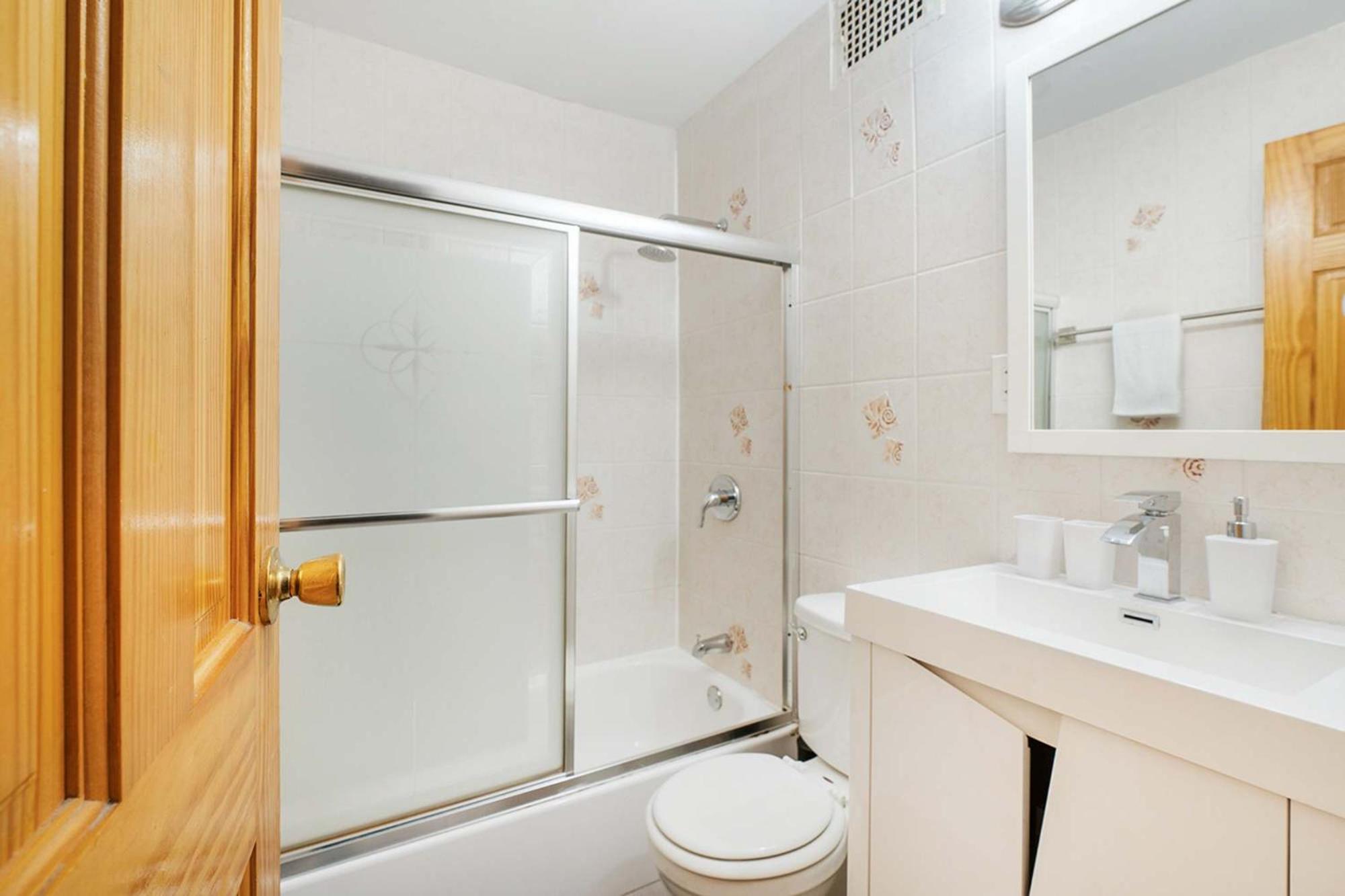 26-3a Gramercy W&d Outdoor Courtyard Apartment