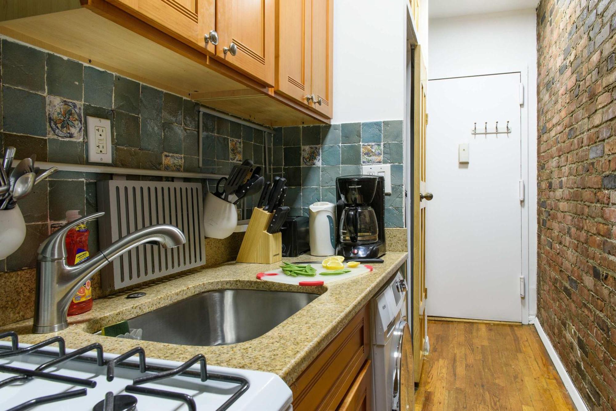 26-3a Gramercy W&d Outdoor Courtyard New York