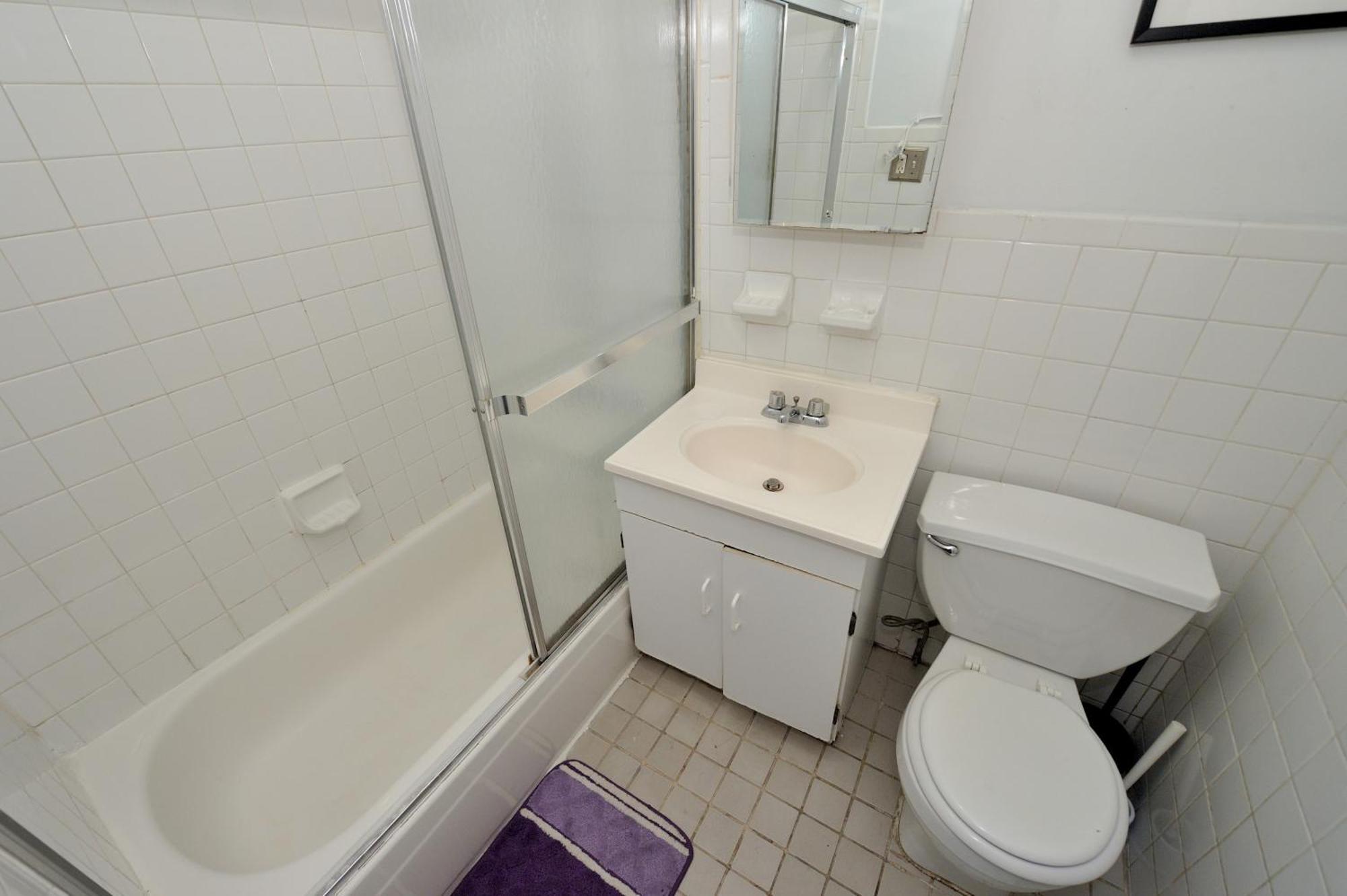 Midtown West Furnished 3 Bedroom Apartment *