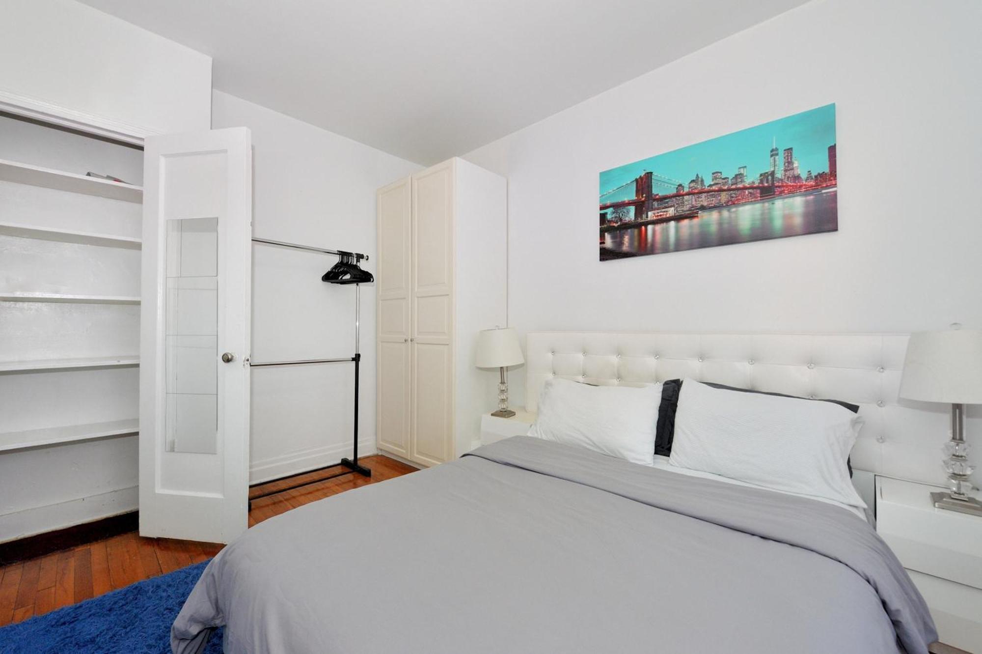 Midtown West Furnished 3 Bedroom Apartment New York