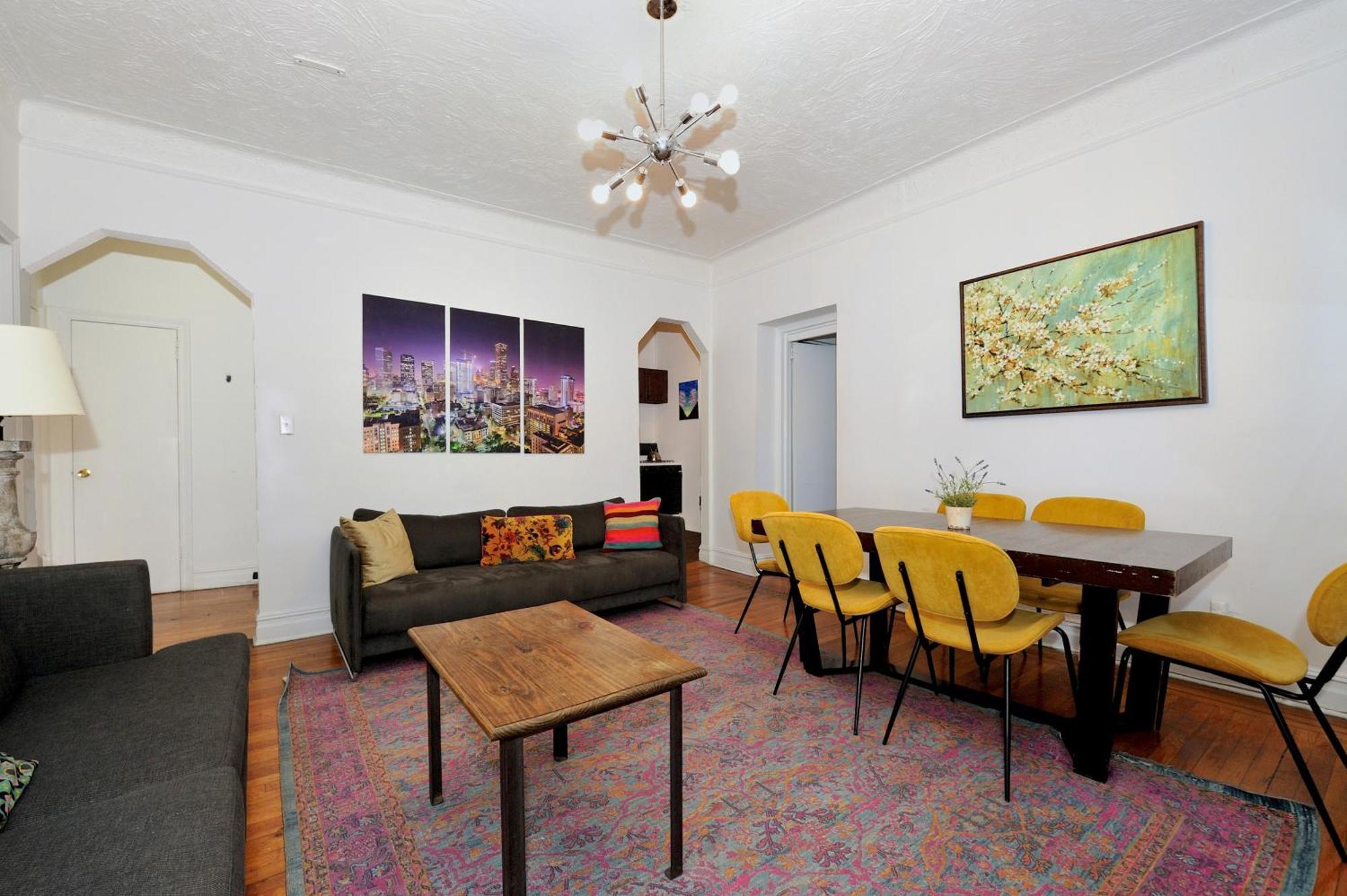 Midtown West Furnished 3 Bedroom Apartment