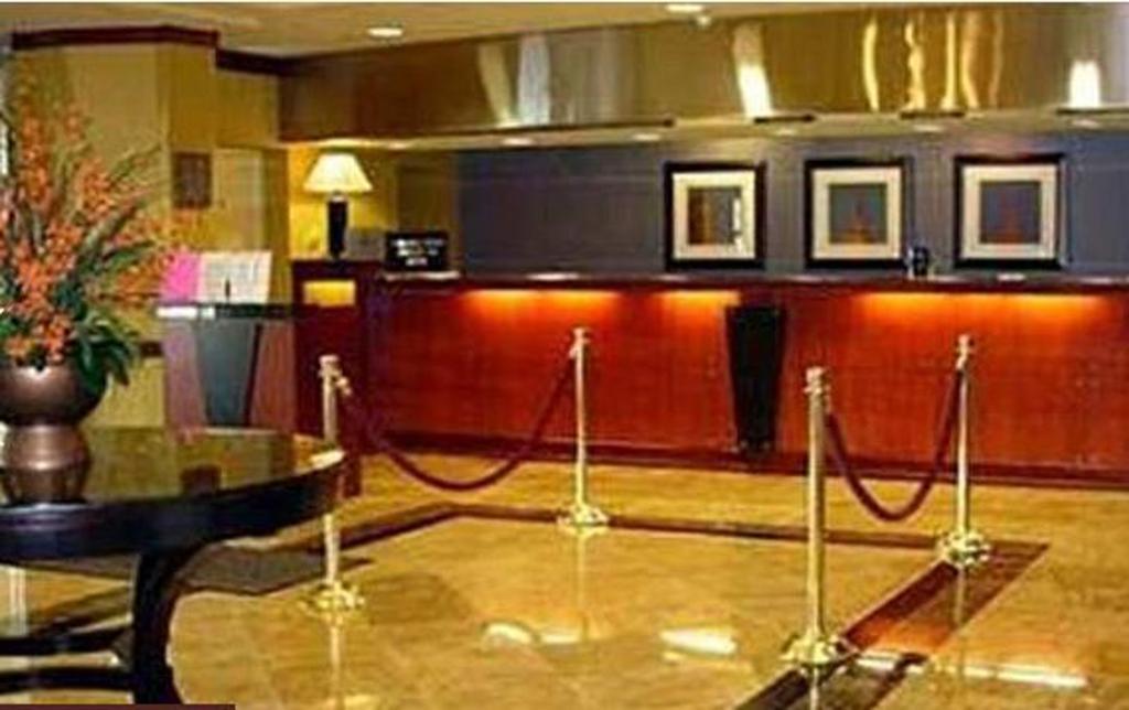 Radisson Jfk Airport Hotel 3*