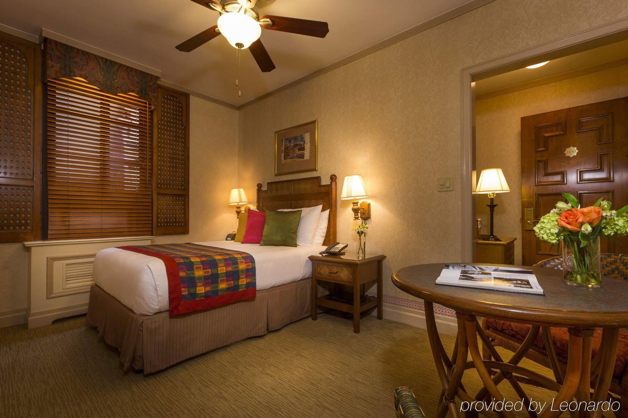 Hotel Casablanca By Library Collection 4*