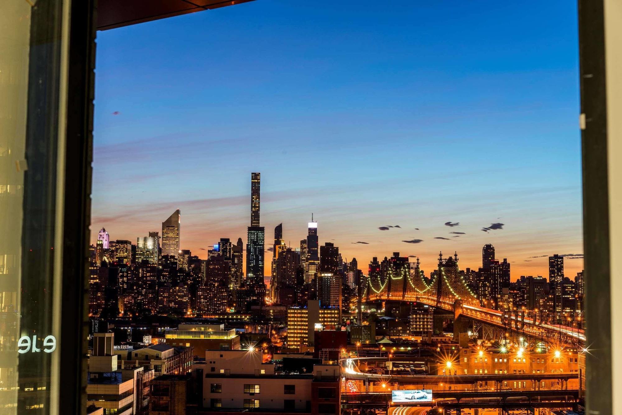 Aloft Long Island City-Manhattan View 4*