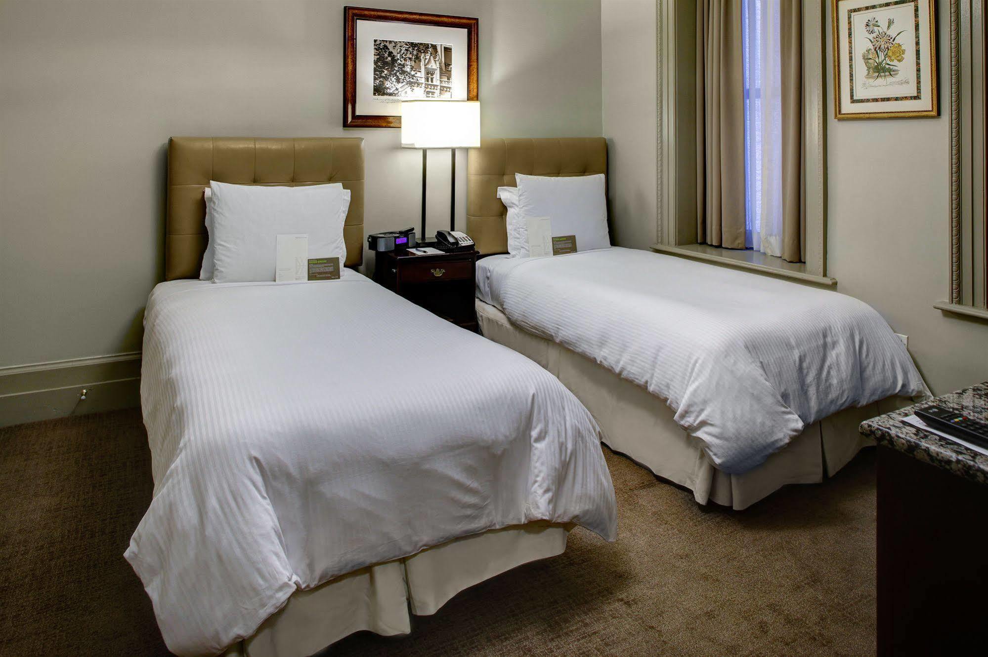 Wales Hotel 3*