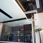 7 Days Hotel