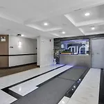 Hotel Mint Jfk Airport