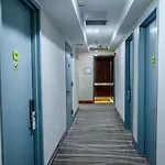 Elmhurst Hotel