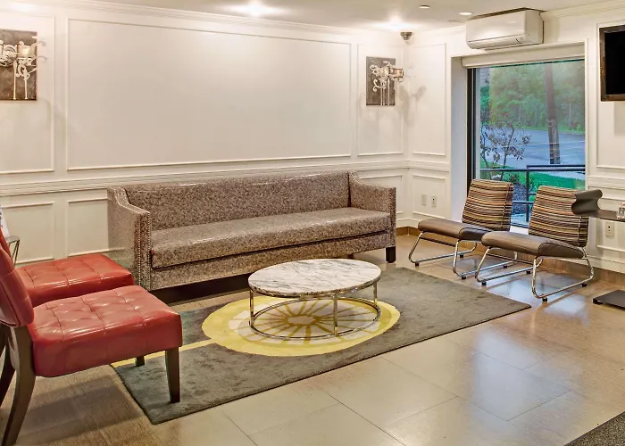 Ramada By Wyndham Staten Island