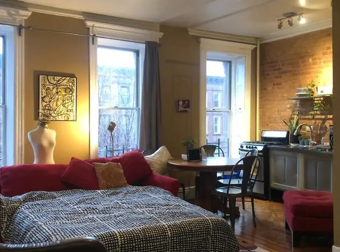 Brownstone Loft 30 Day Bookings