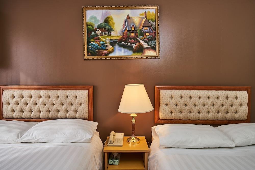 Flushing Hotel 2*
