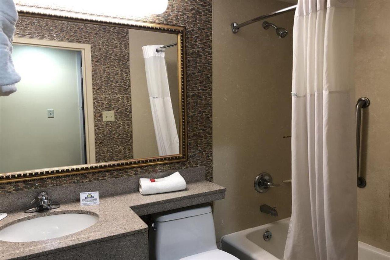 Days By Wyndham Brooklyn Hotel New York