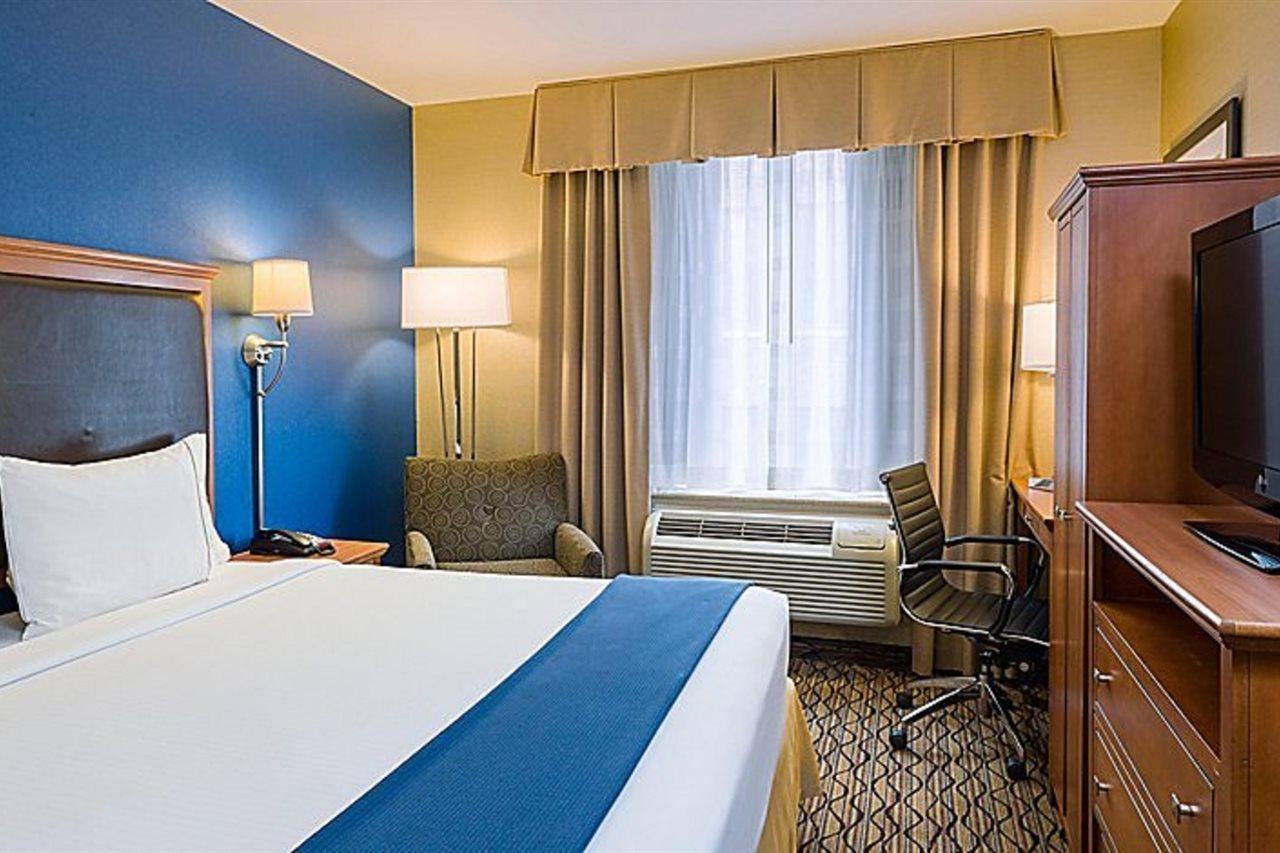 Hotel Holiday Express City Chelsea By Ihg 3*