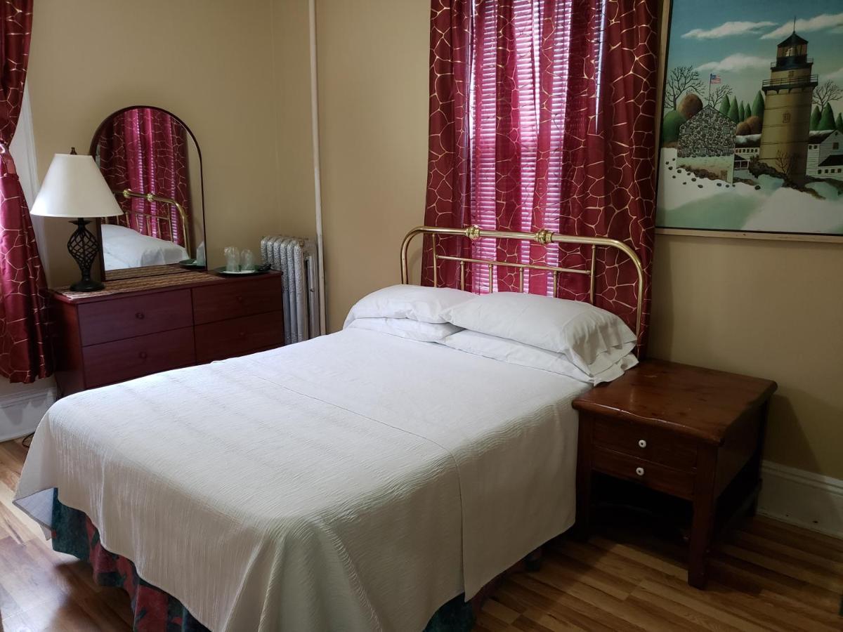 Bed & Breakfast Harbor House New York