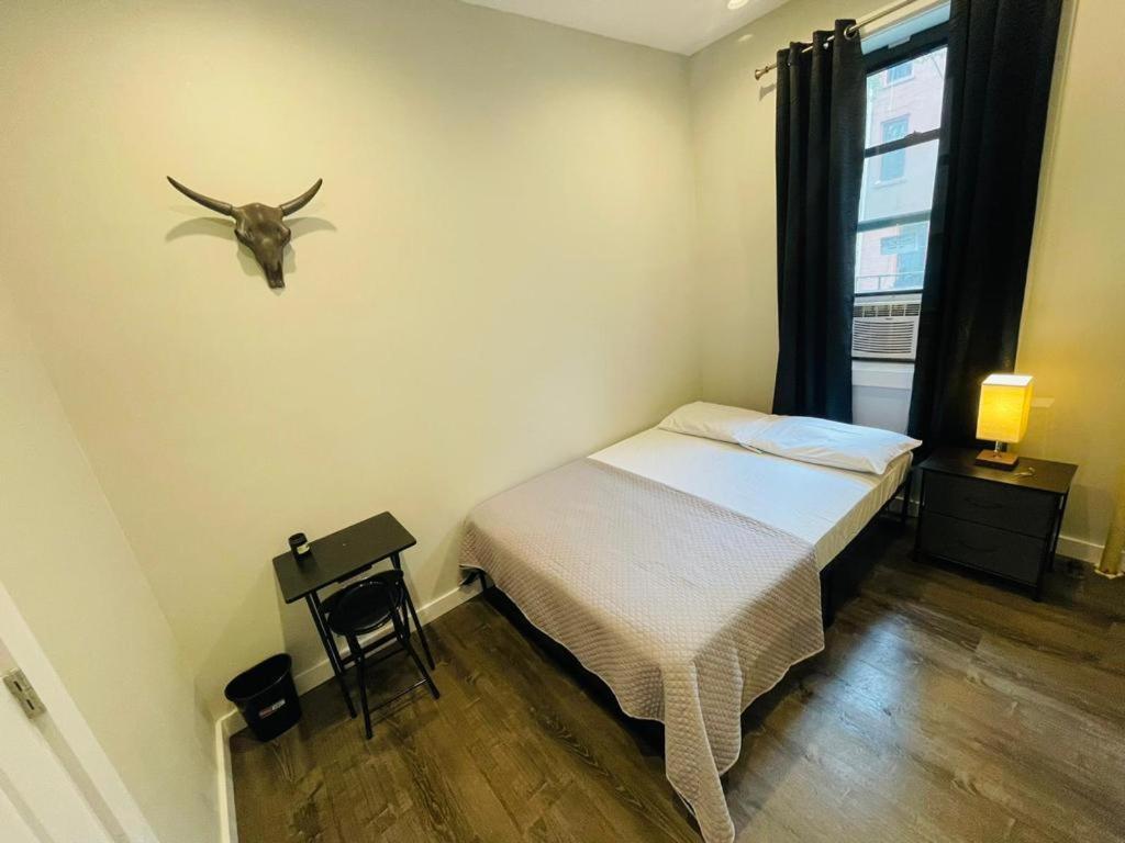 Hostel Private Bedroom In City