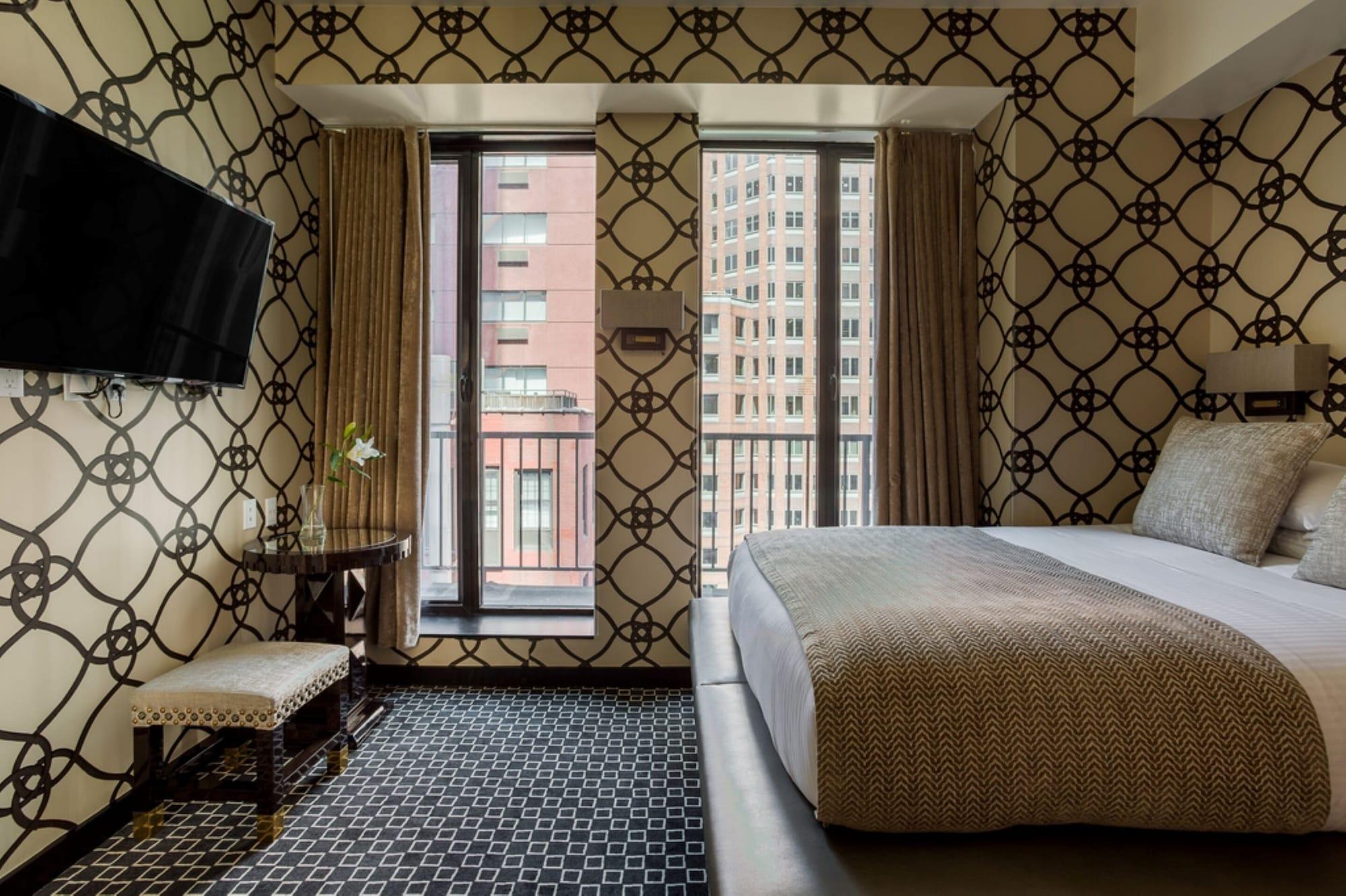 45 Times Square Hotel 3*