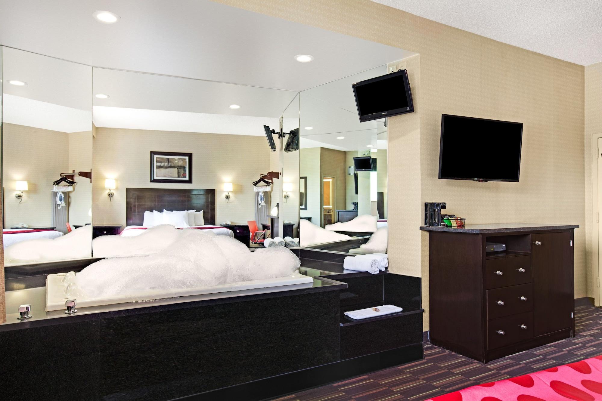 Ramada By Wyndham Bronx Hotel