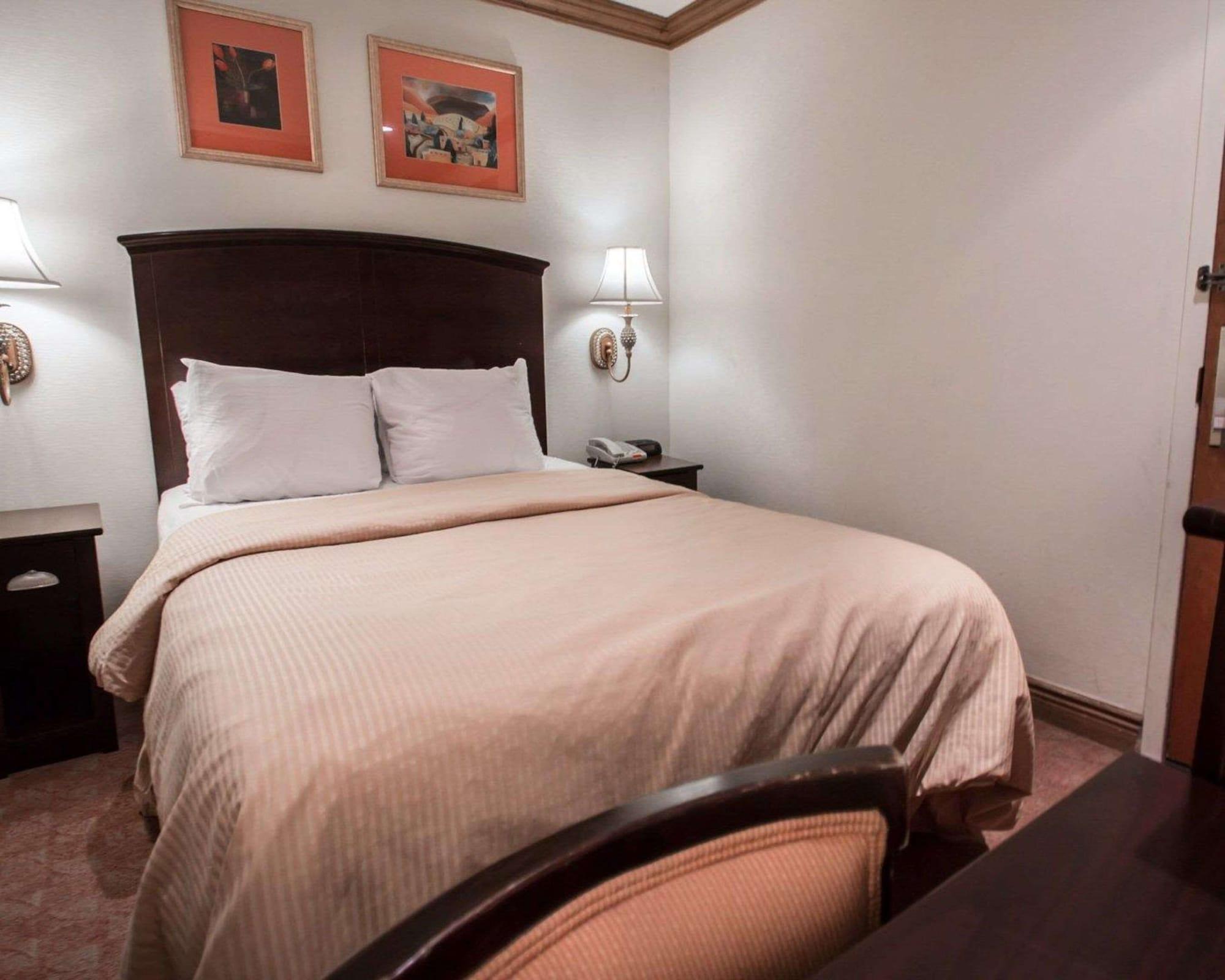 Clarion Park Avenue Hotel