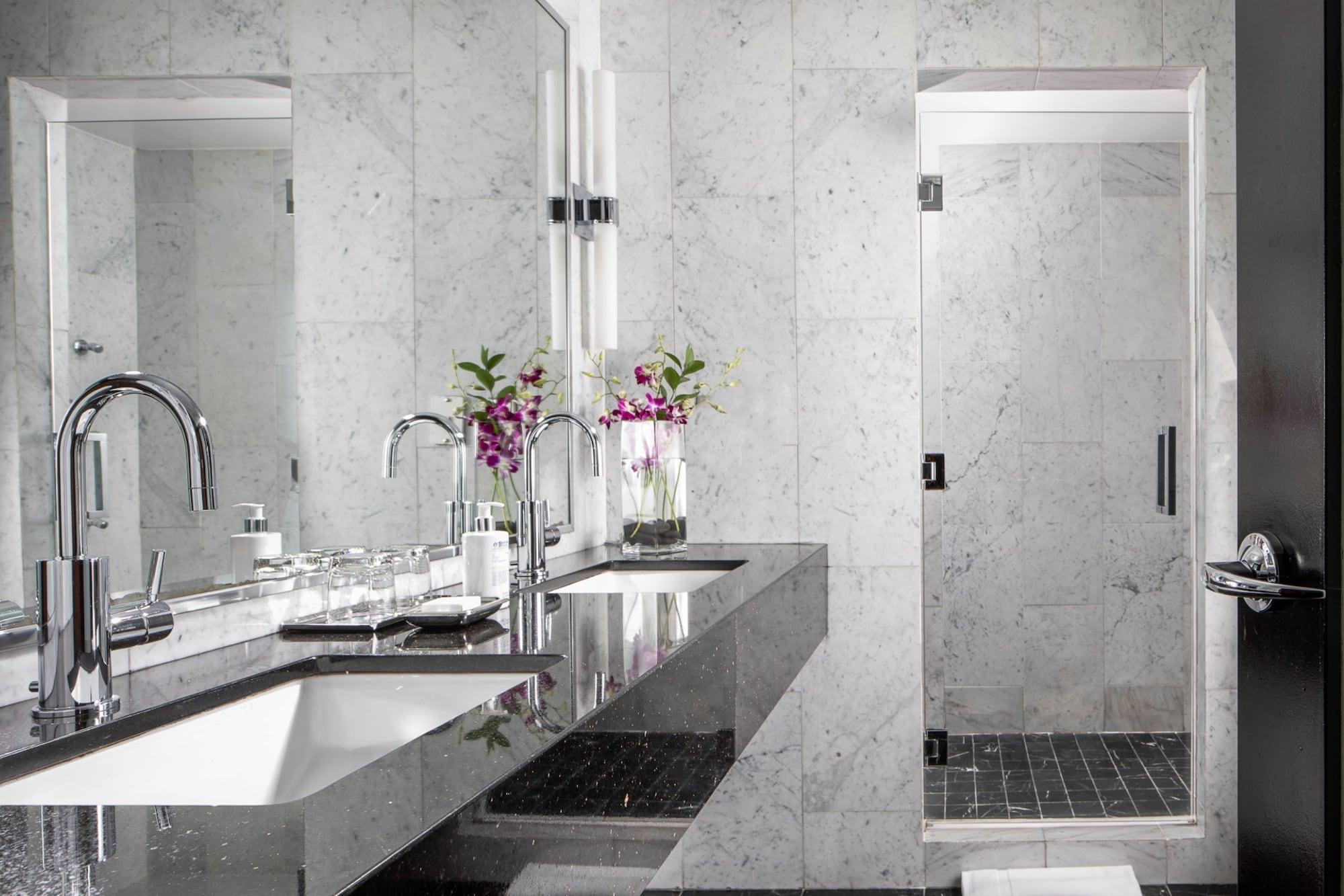 Hotel 6 Columbus Central Park 4*