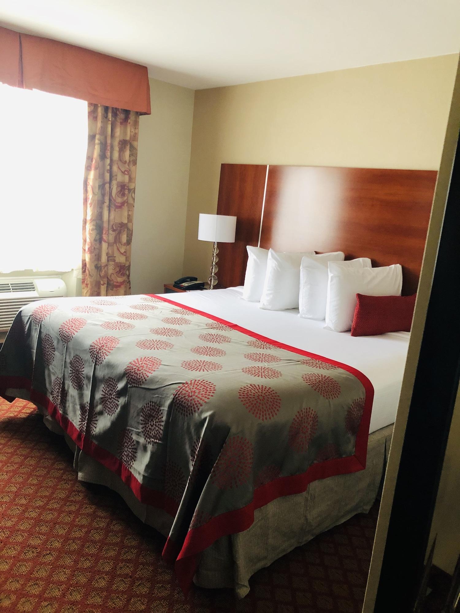 Ramada By Wyndham Staten Island Hotel 3*