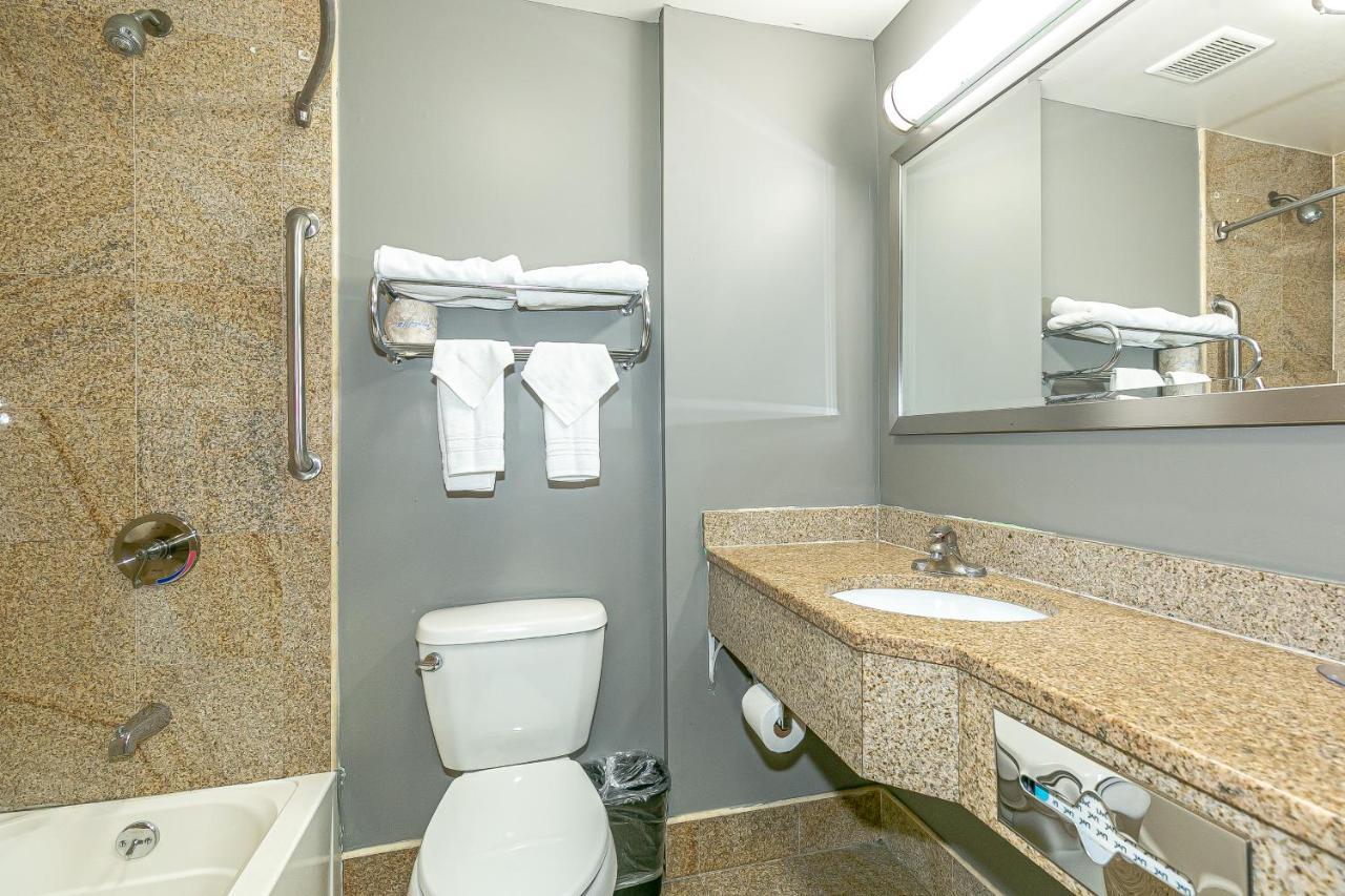 Ozone Inn & Suites