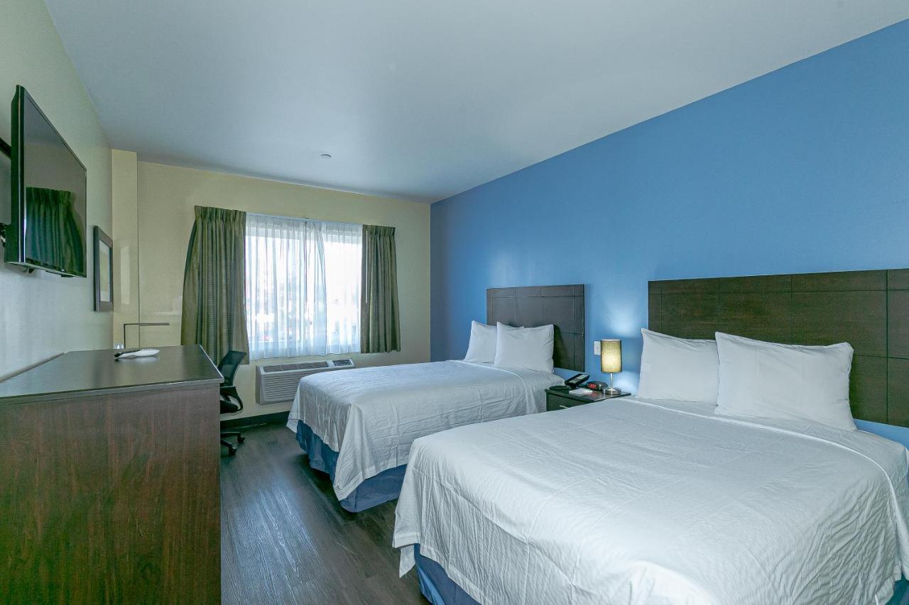 Hotel Ozone Inn & Suites *